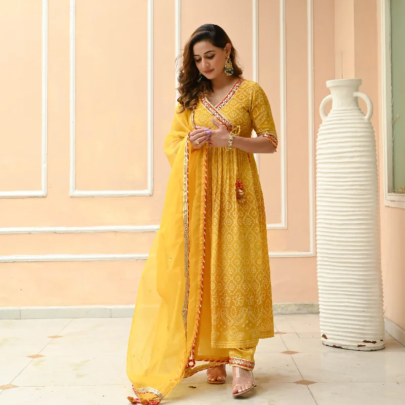 Bunaai Shaded Yellow Bandhej Print Suit