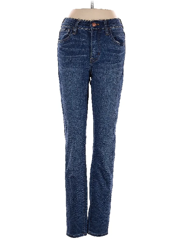 High-Rise Straight-leg Jeans in Dark Wash