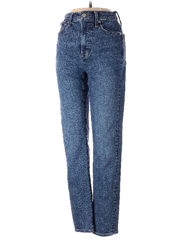 High-Rise Straight-leg Jeans in Medium Wash