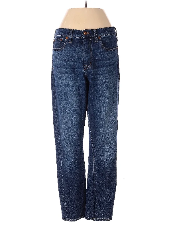 Mid-Rise Straight-leg Jeans in Medium Wash